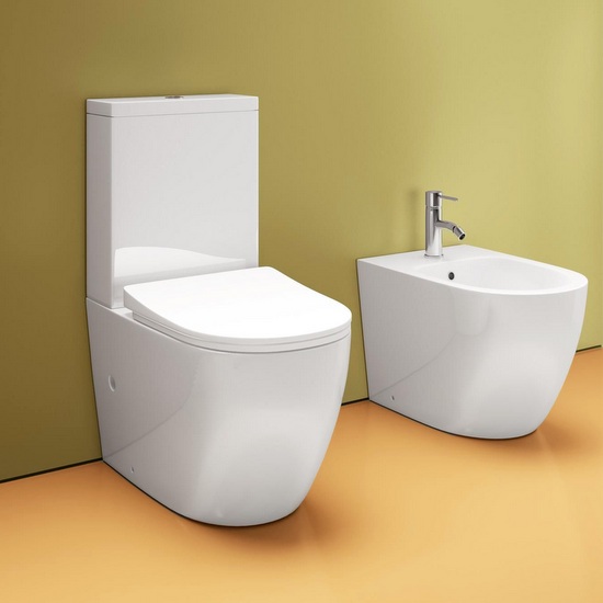 WC et bidet en céramique, chasse d'eau au sol, Sagittario. Design
